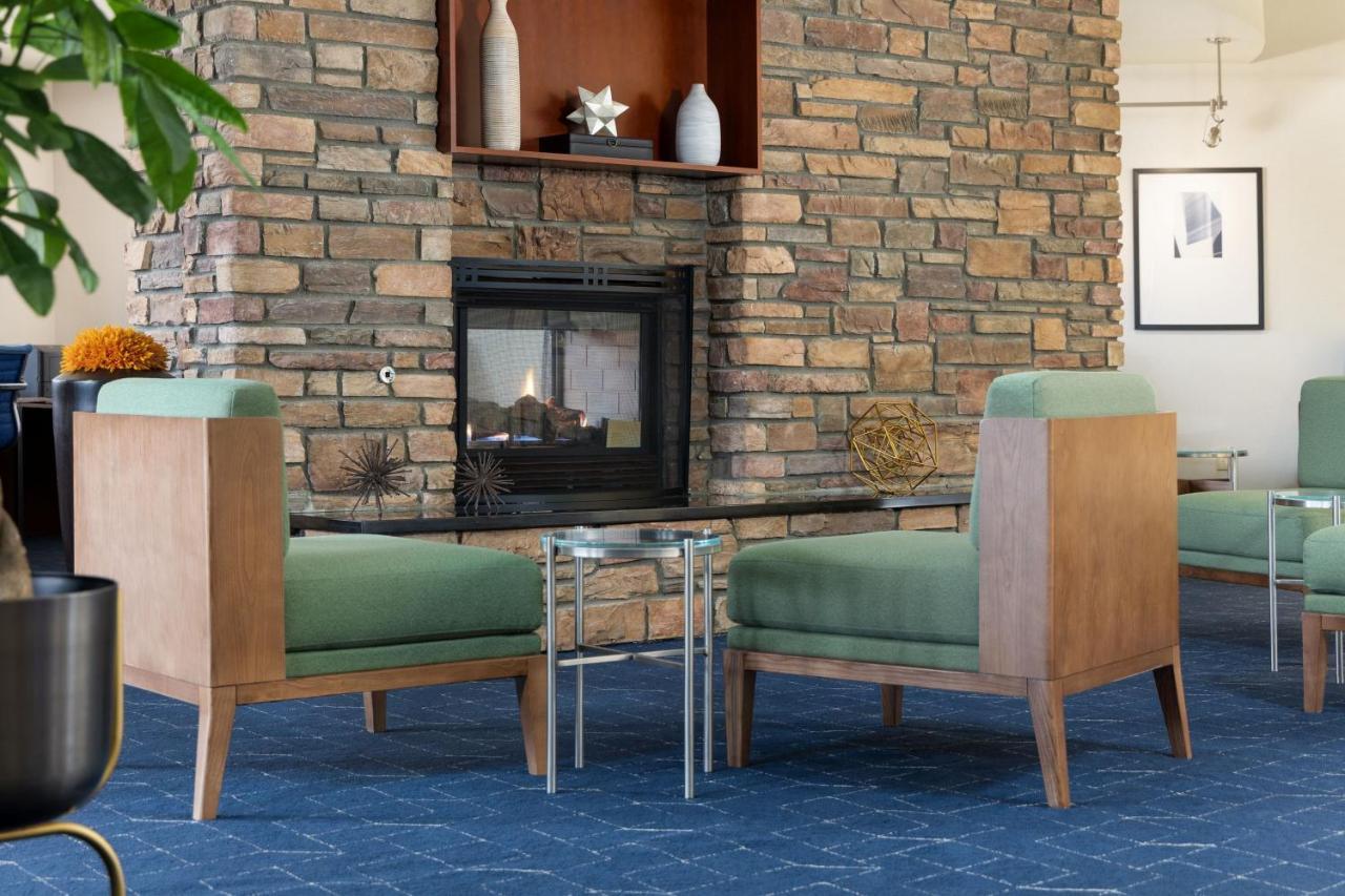 Готель Courtyard By Marriott Ontario Ранчо-Кукамонга Екстер'єр фото