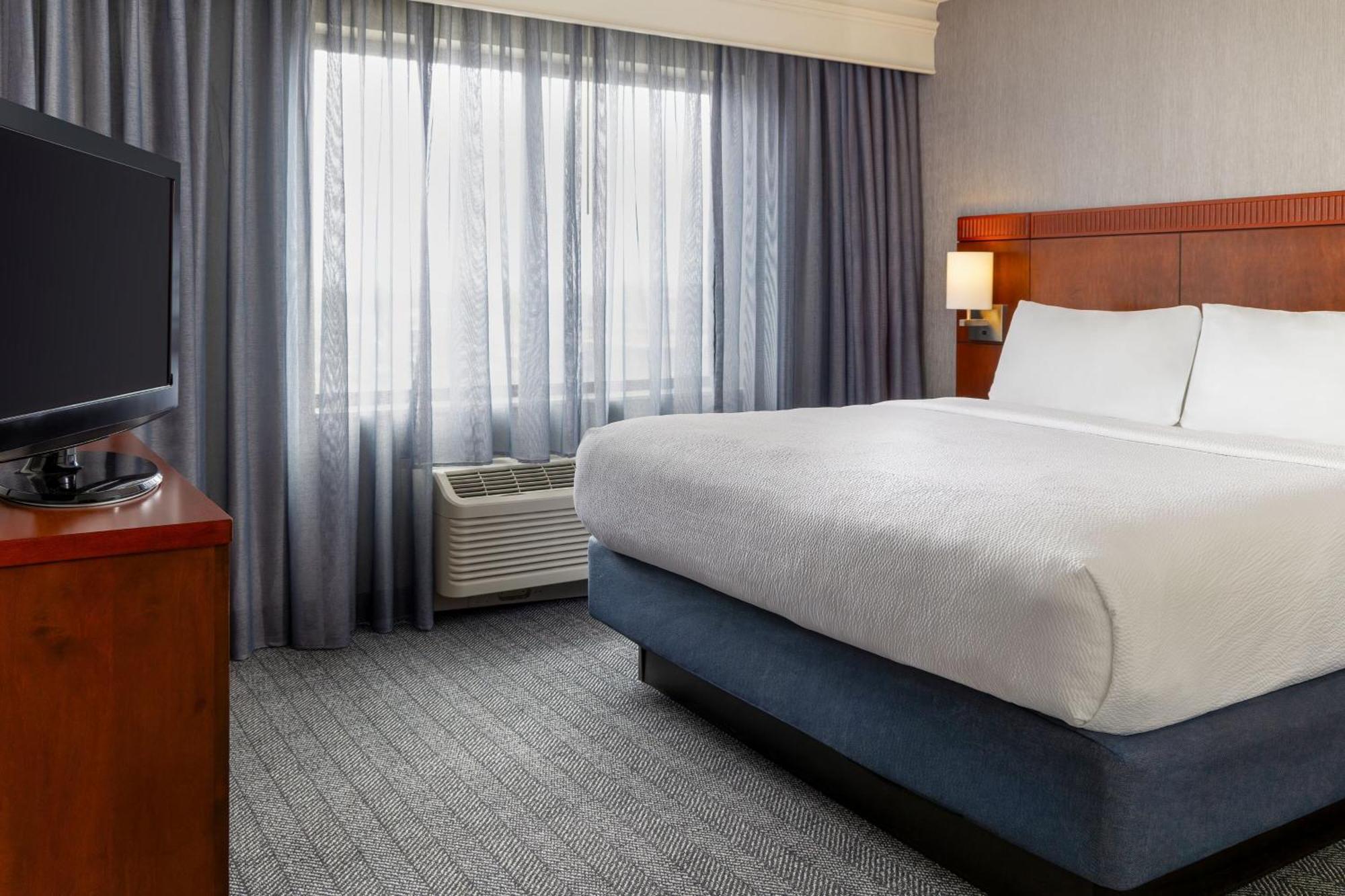 Готель Courtyard By Marriott Ontario Ранчо-Кукамонга Екстер'єр фото