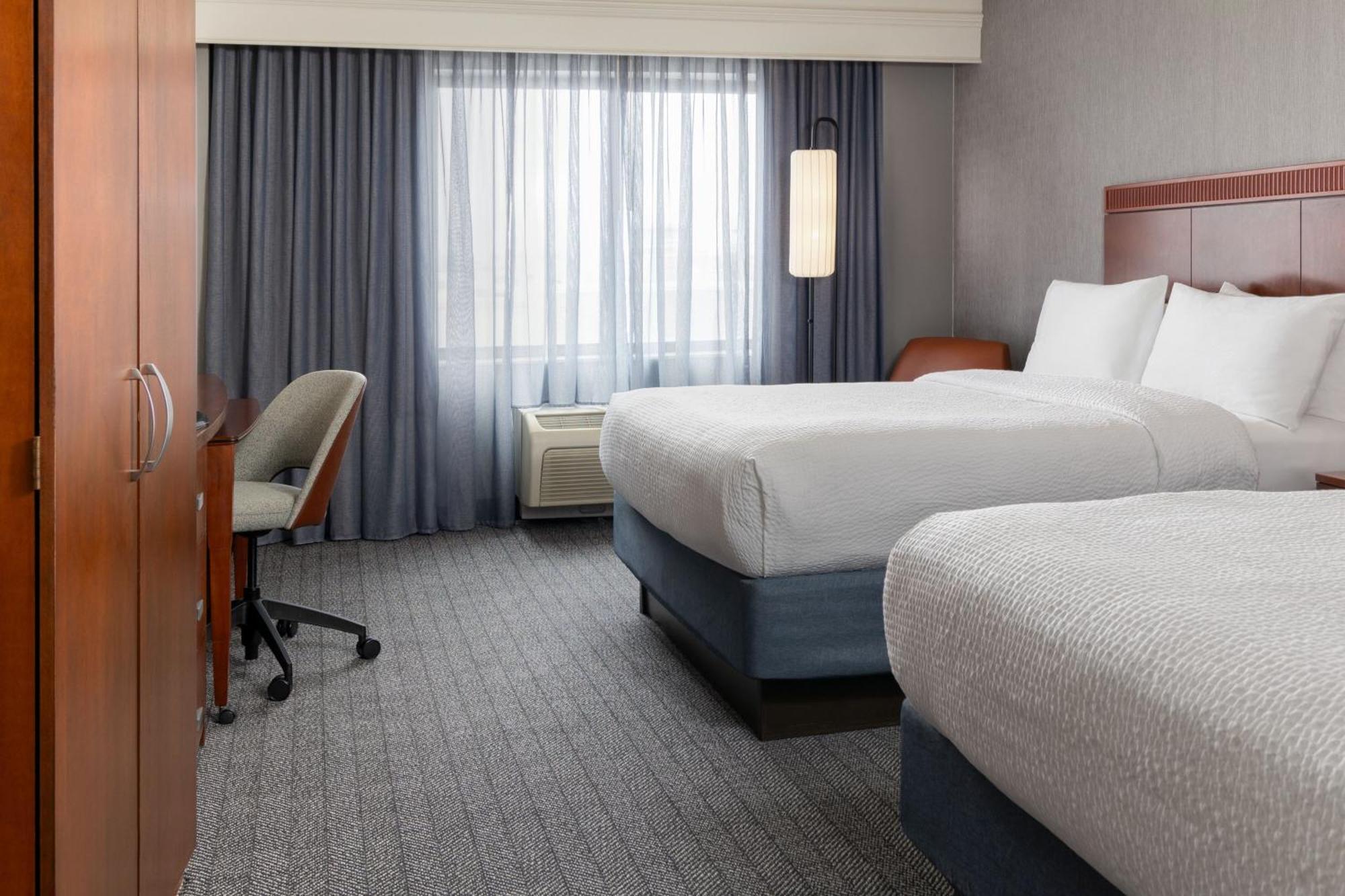 Готель Courtyard By Marriott Ontario Ранчо-Кукамонга Екстер'єр фото