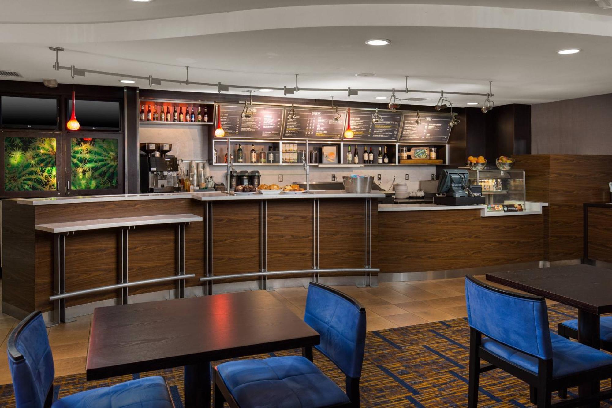 Готель Courtyard By Marriott Ontario Ранчо-Кукамонга Екстер'єр фото