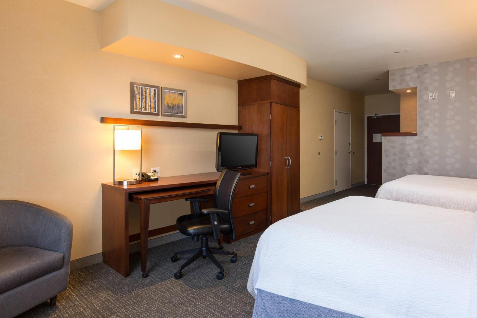 Готель Courtyard By Marriott Ontario Ранчо-Кукамонга Екстер'єр фото