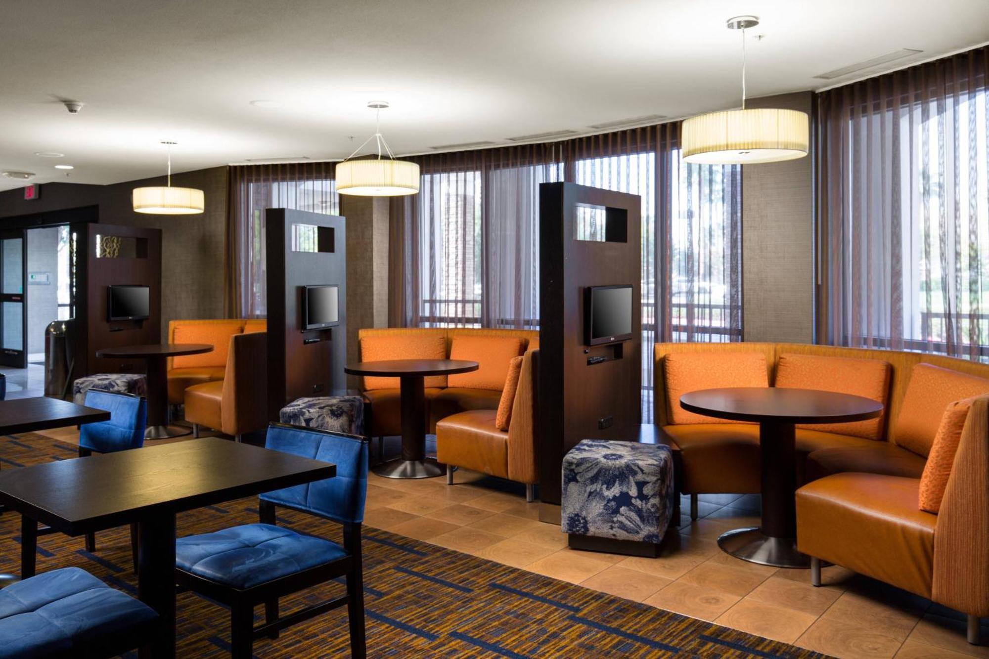 Готель Courtyard By Marriott Ontario Ранчо-Кукамонга Екстер'єр фото