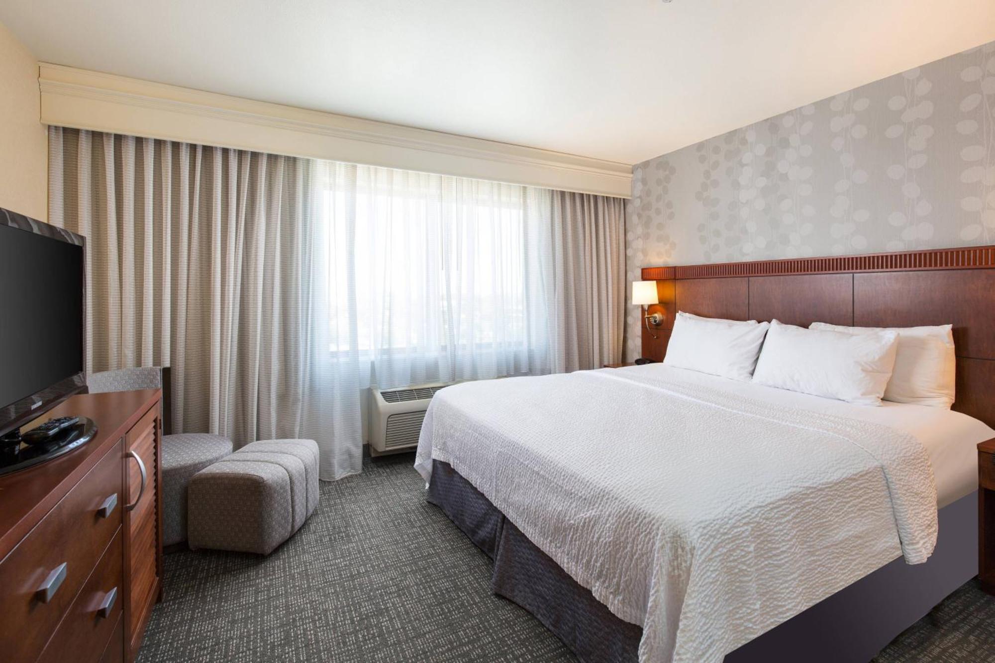 Готель Courtyard By Marriott Ontario Ранчо-Кукамонга Екстер'єр фото