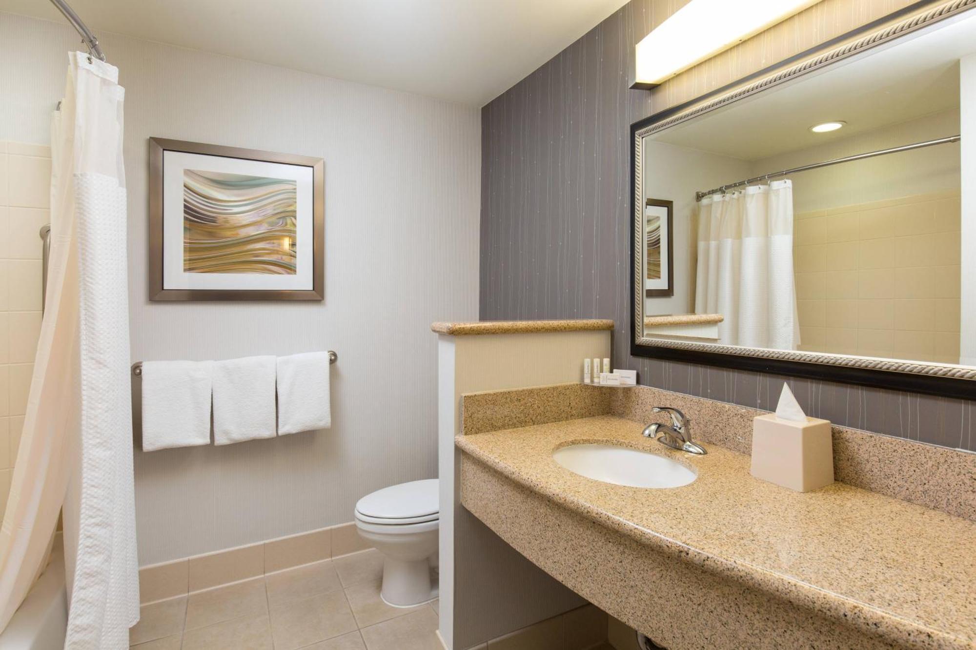 Готель Courtyard By Marriott Ontario Ранчо-Кукамонга Екстер'єр фото