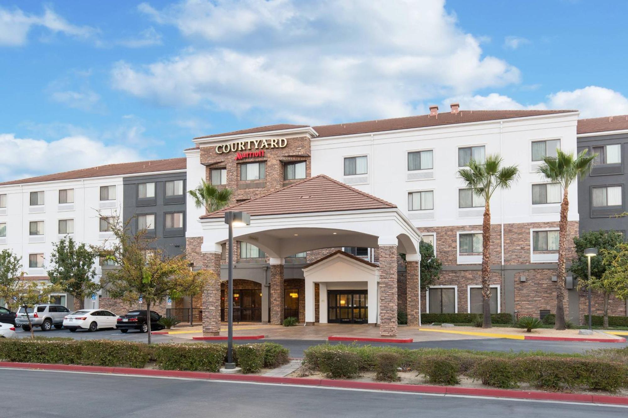 Готель Courtyard By Marriott Ontario Ранчо-Кукамонга Екстер'єр фото