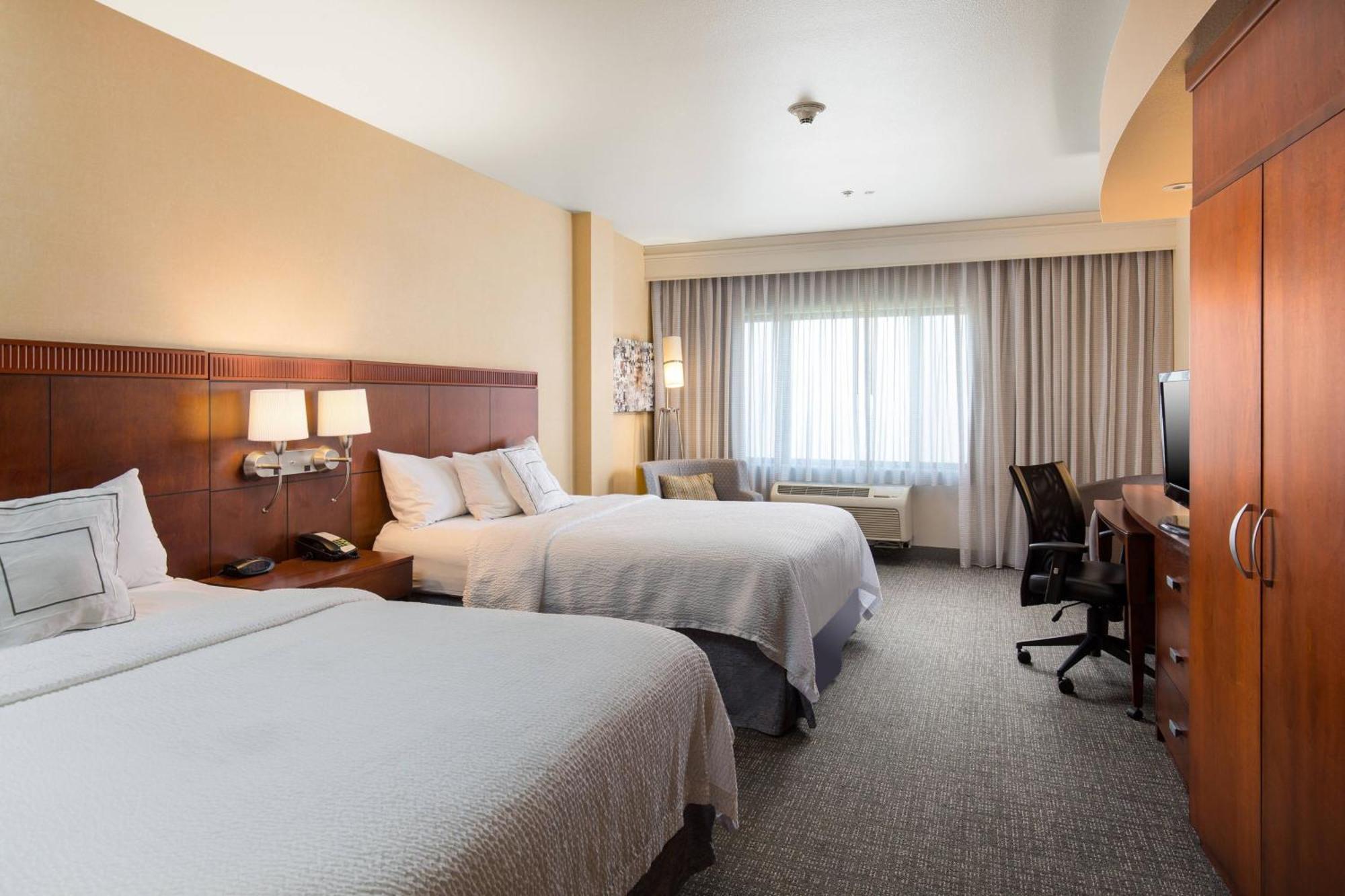 Готель Courtyard By Marriott Ontario Ранчо-Кукамонга Екстер'єр фото